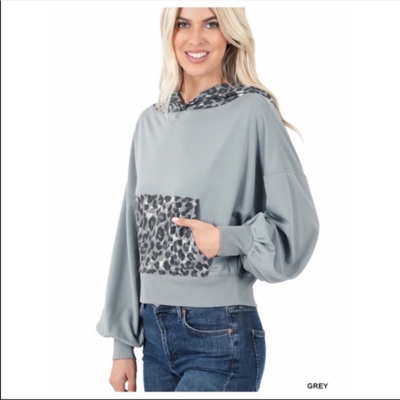 Zenana Outfitters Tops - Leopard hooded sweatshirt